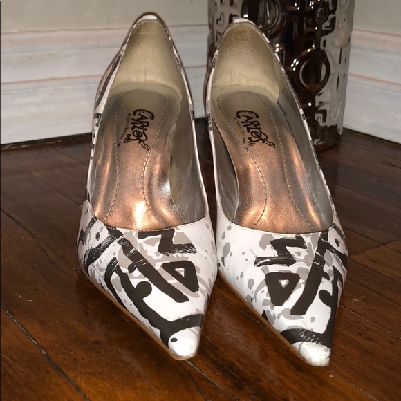 Super pointy white leather Graffiti stiletto - Picture 4 of 6